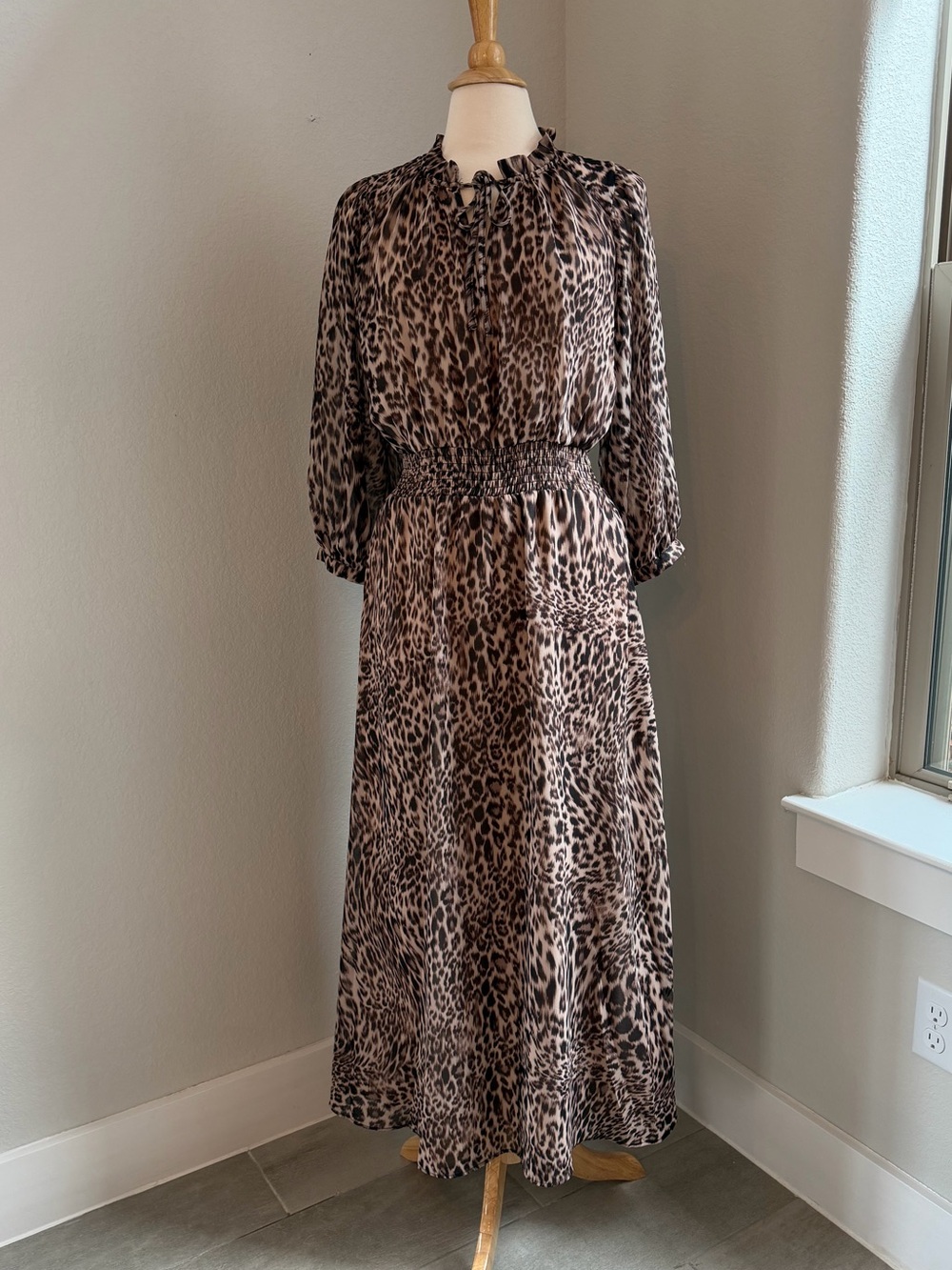 Vince Camuto Leopard Print Long Sleeve Maxi Dress Size M